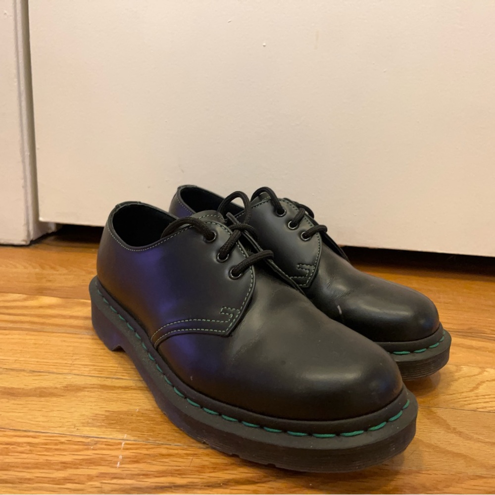 Special Edition Green Stitching Dr. Martens Black Leather Oxfords Size 7